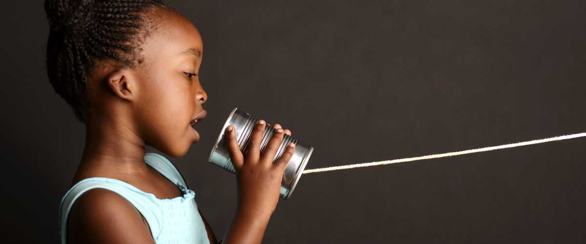 Kid, speaking in a thread attached steel glass 
